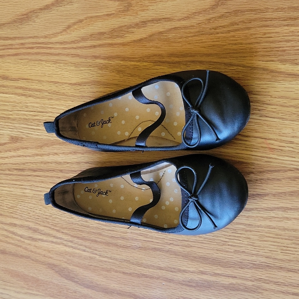 cat & jack girl shoes size 10 color black
